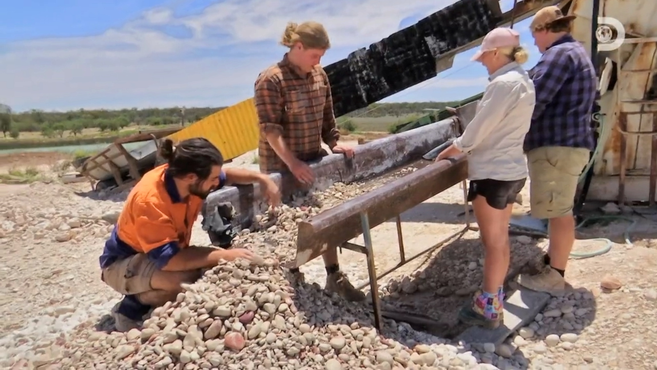 Outback Opal Hunters 8-10