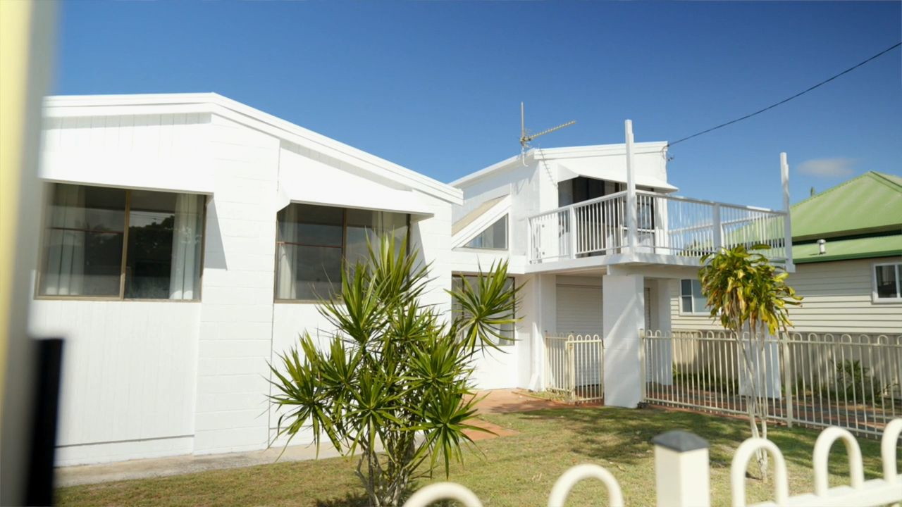 Beach House Hunters 1-9