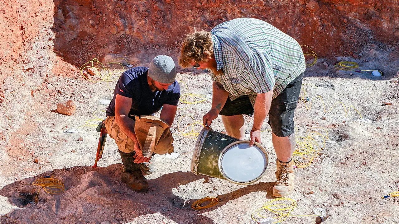 Outback Opal Hunters 11-4